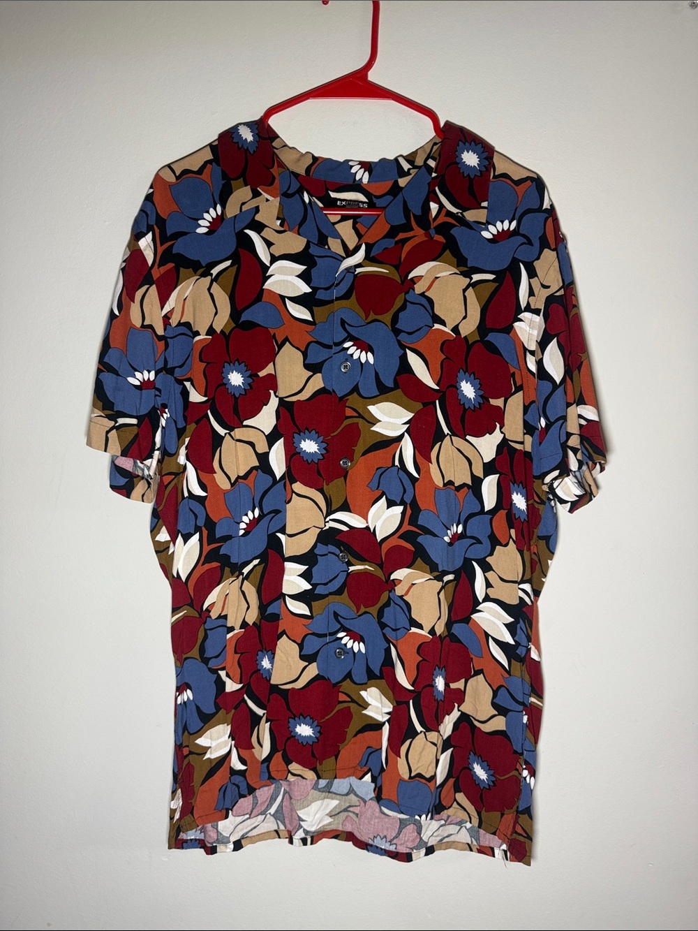 Express Men’s Floral Button-Up Shirt in Blue, Red, Tan, White